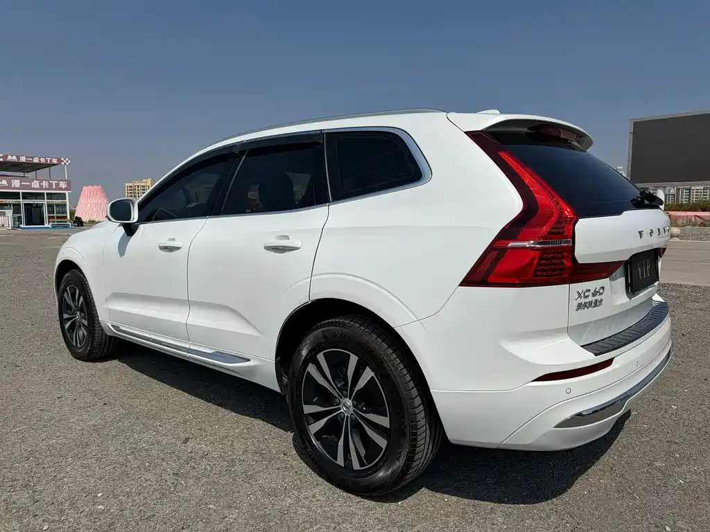 Volvo XC60 — фото 4