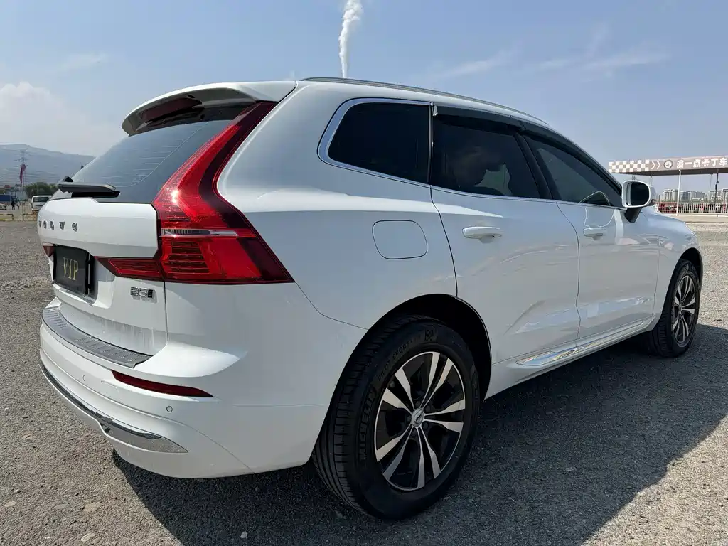 Volvo XC60 — фото 6