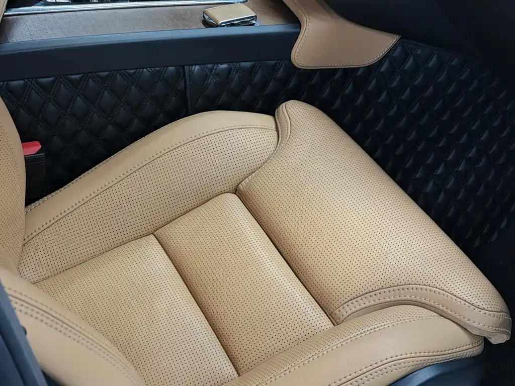 Volvo XC90 — фото 13