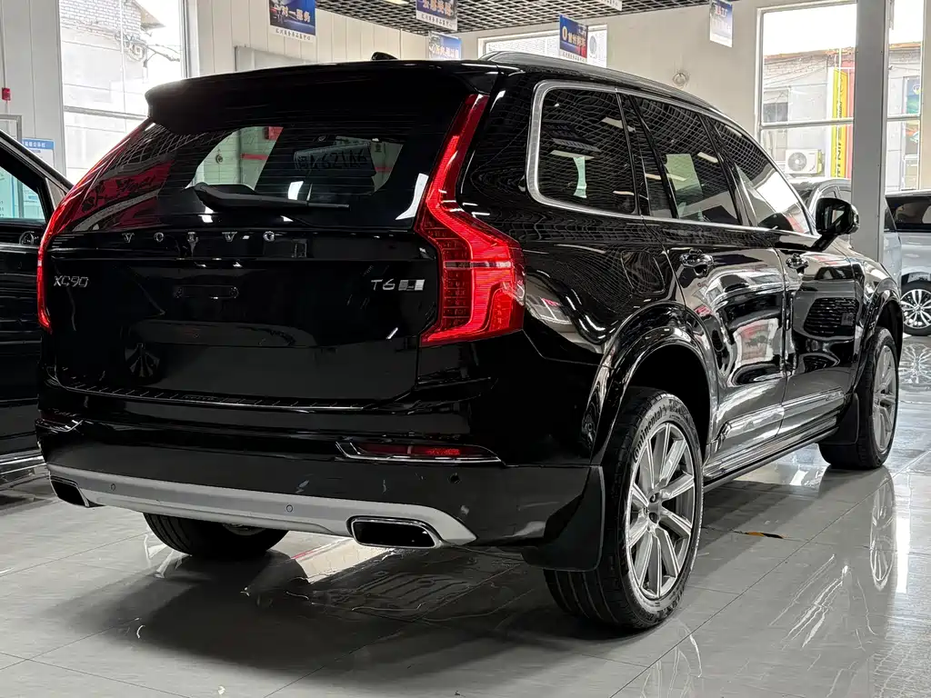 Volvo XC90 — фото 5