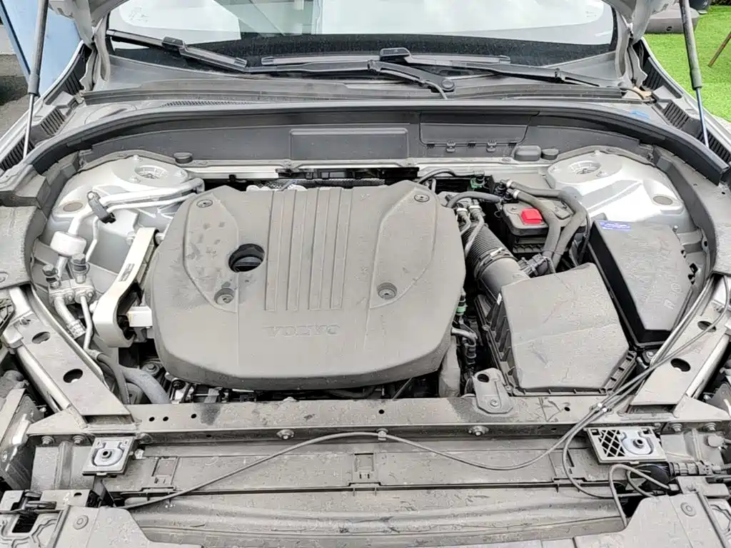 Volvo XC60 — фото 25