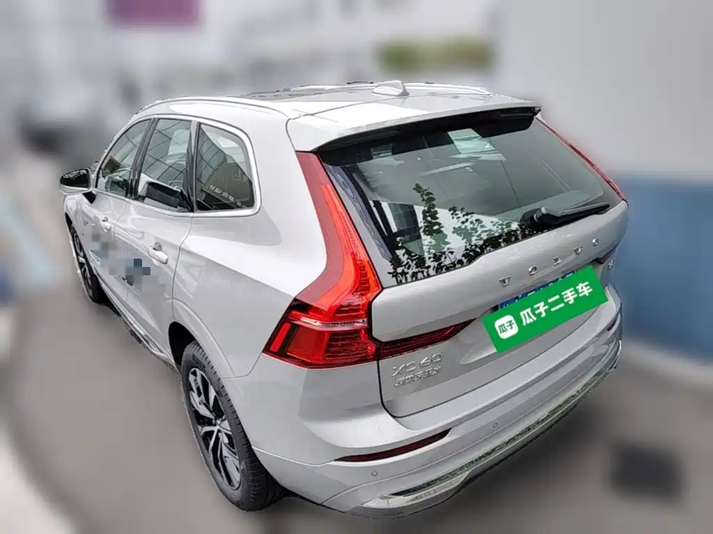 Volvo XC60 — фото 7