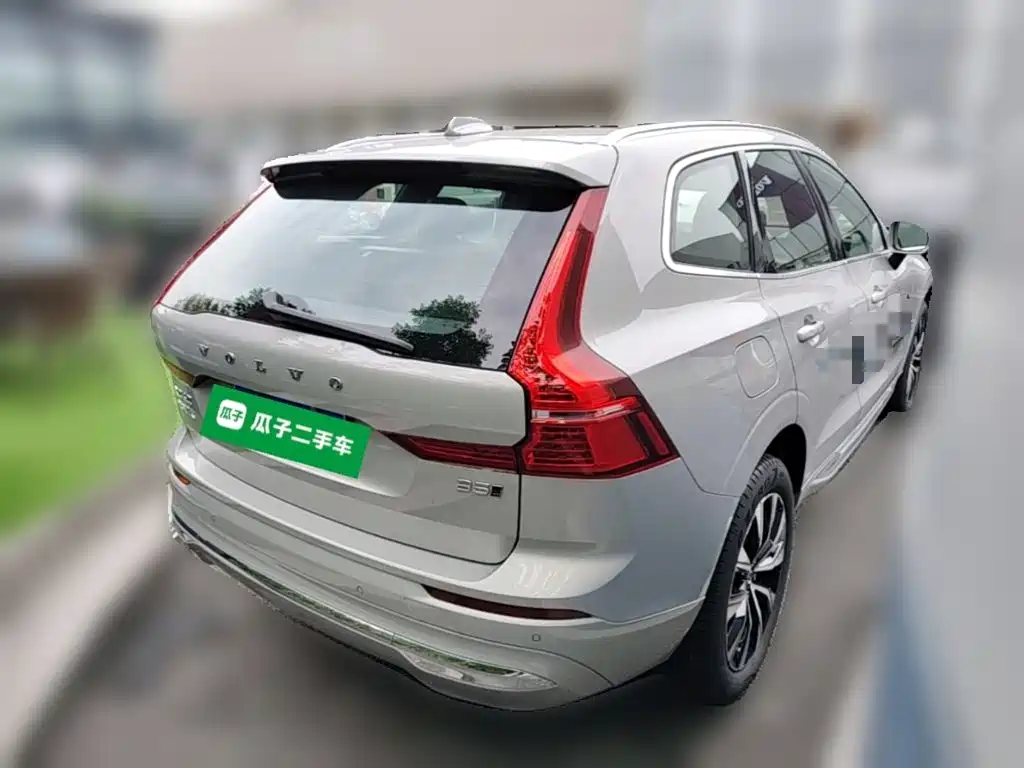 Volvo XC60 — фото 10