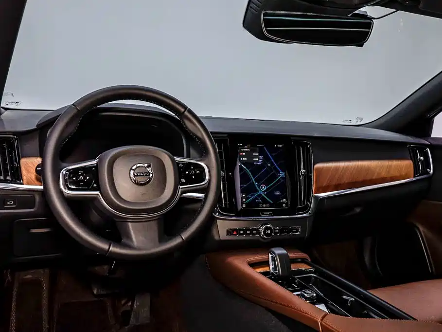 Volvo S90 — фото 18