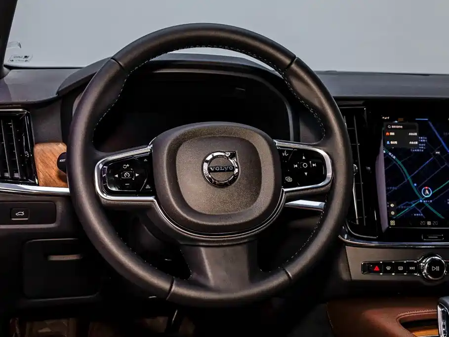 Volvo S90 — фото 19