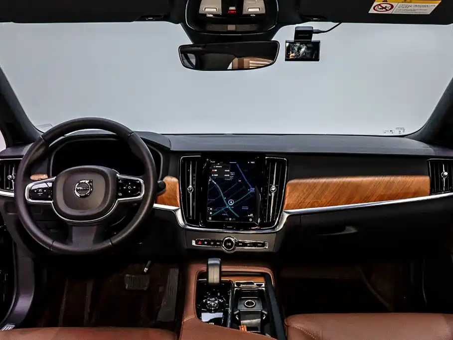 Volvo S90 — фото 20