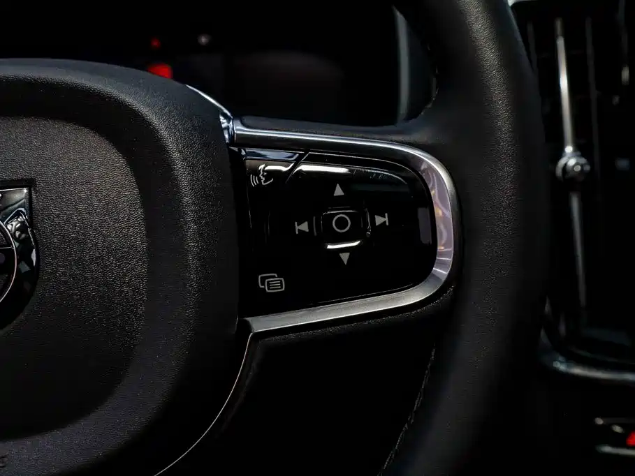 Volvo S90 — фото 27