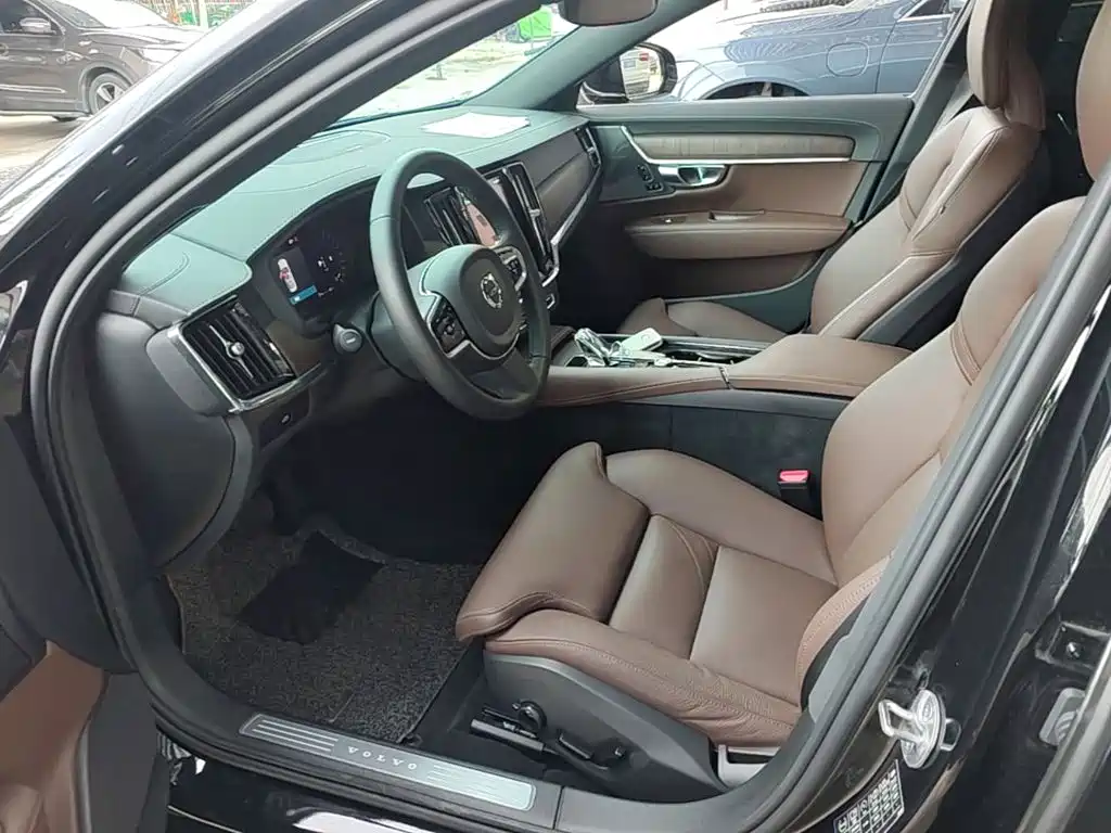 Volvo S90 — фото 15