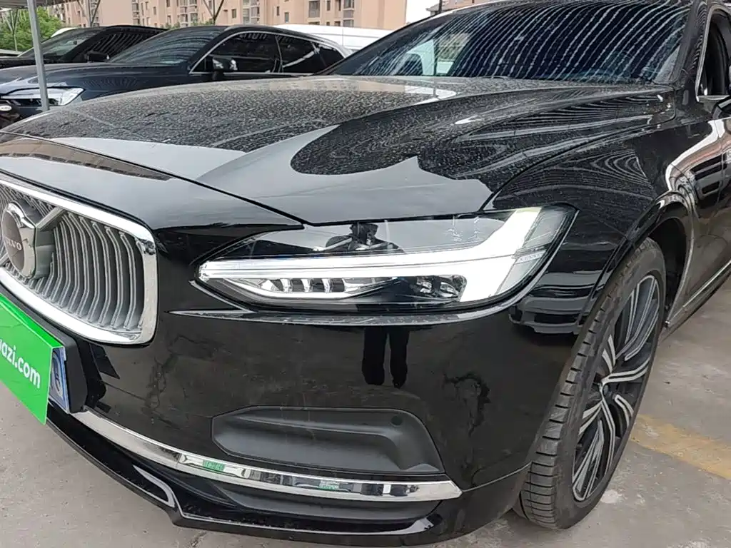 Volvo S90 — фото 24