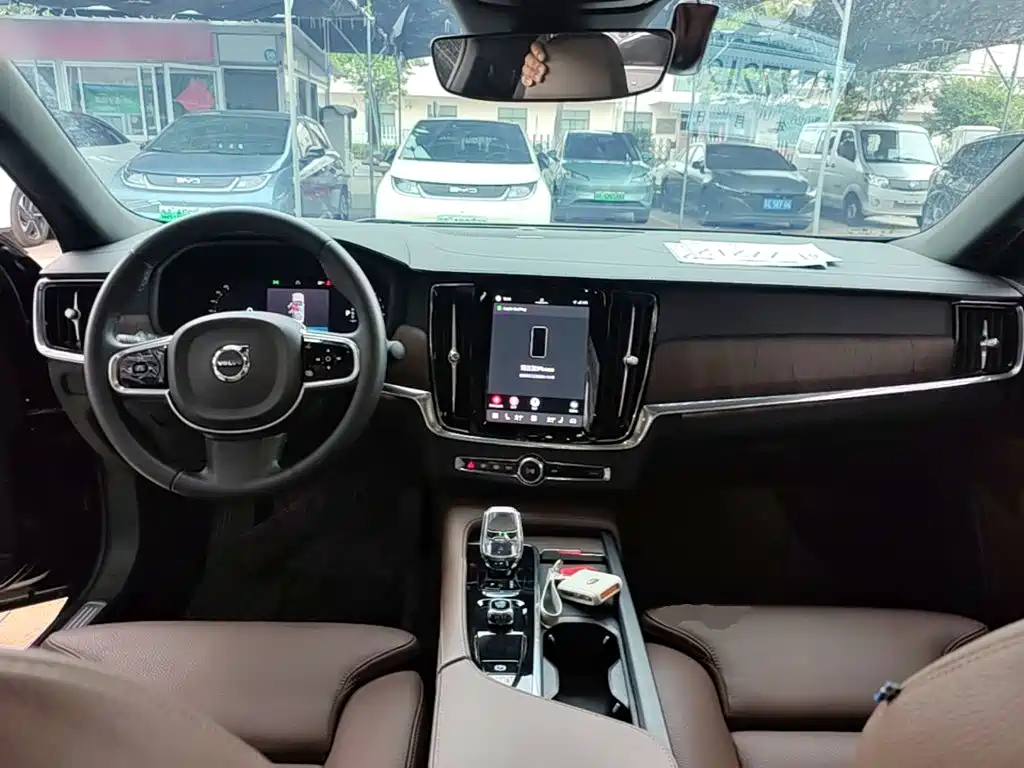 Volvo S90 — фото 10