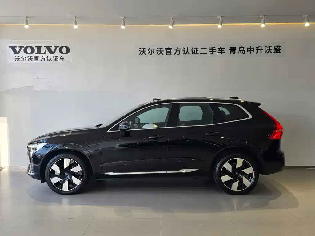 Volvo XC60 PHEV — фото 3