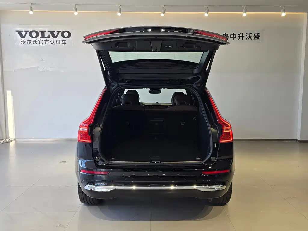 Volvo XC60 PHEV — фото 7