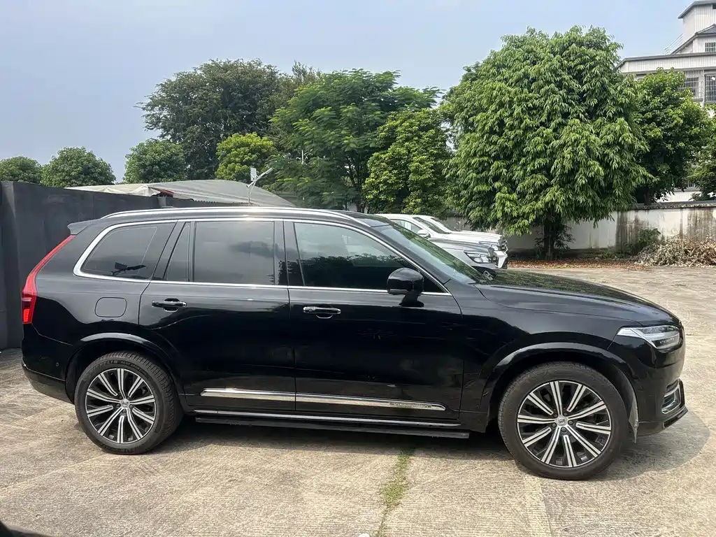 Volvo XC90 — фото 11