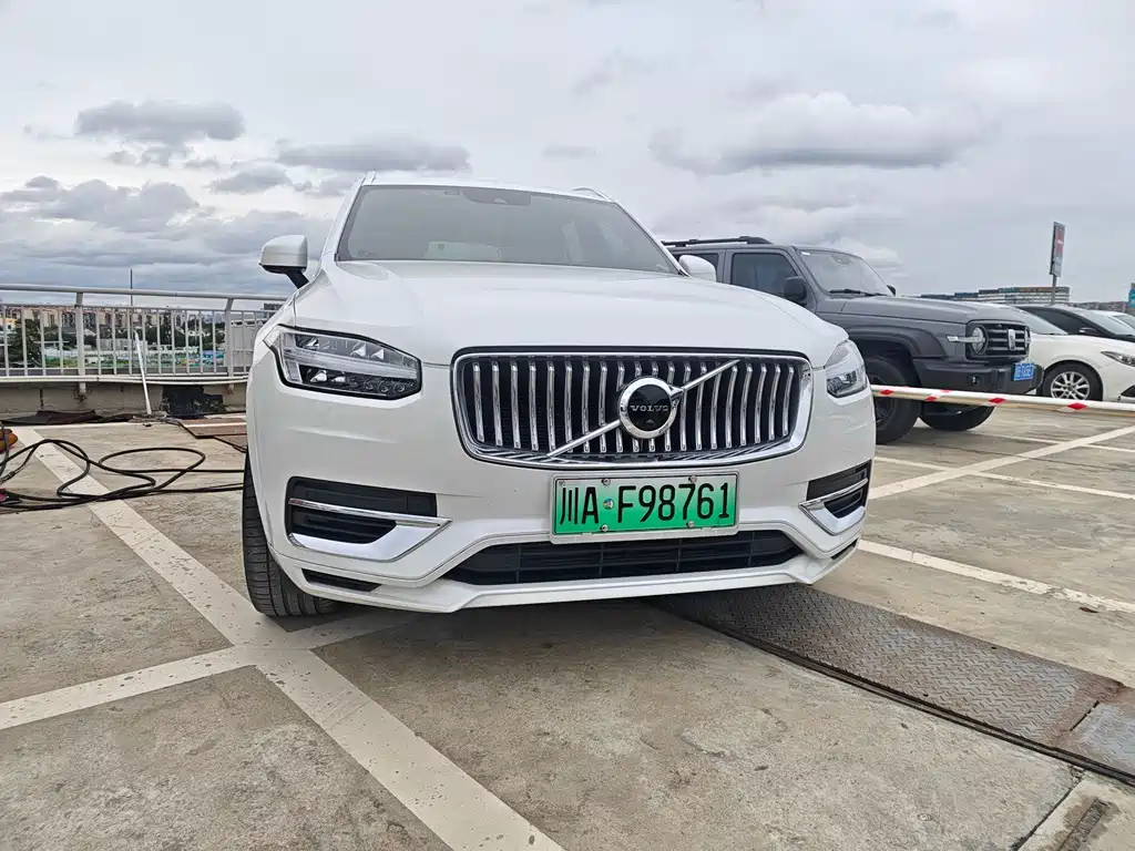 Volvo XC90 PHEV — фото 4