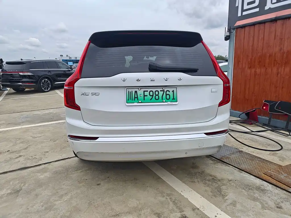 Volvo XC90 PHEV — фото 10