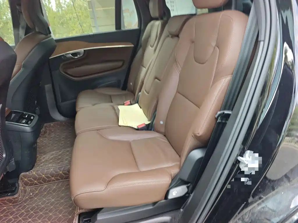 Volvo XC90 — фото 13