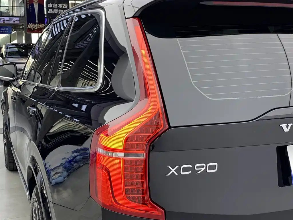 Volvo XC90 — фото 7
