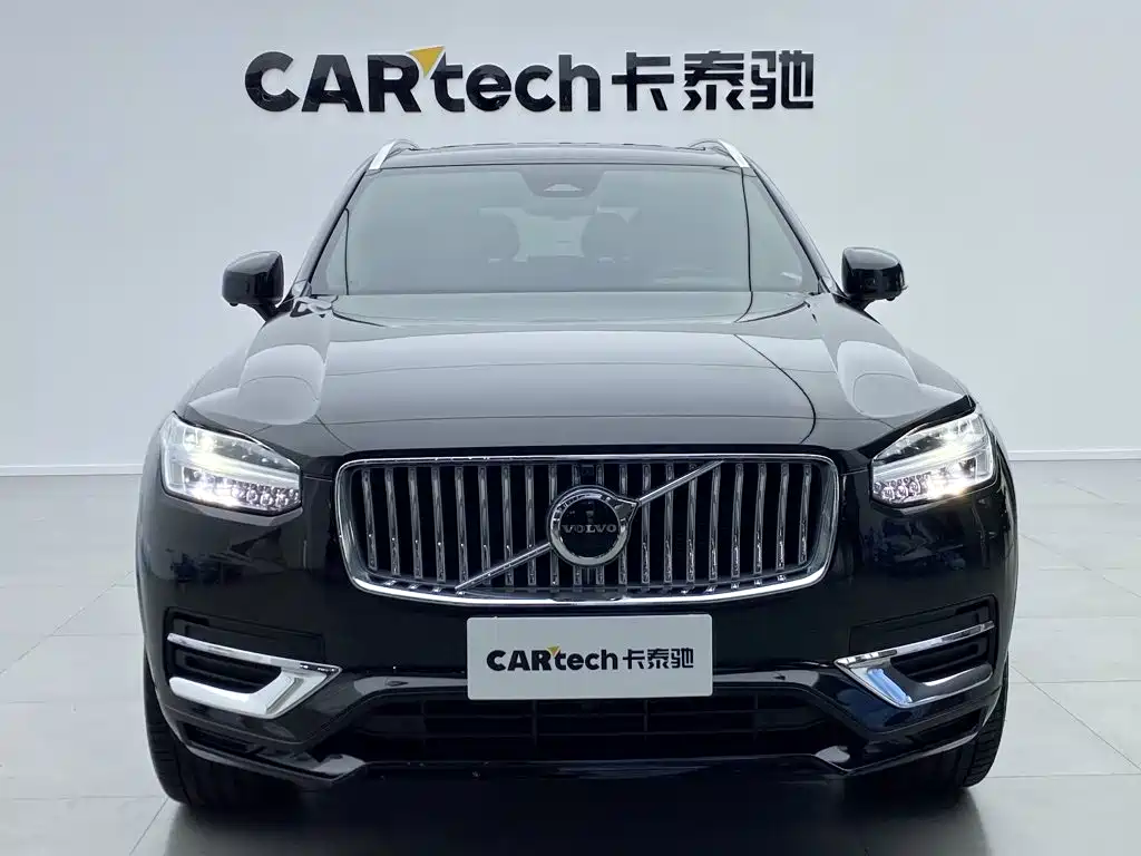 Volvo XC90 — фото 10