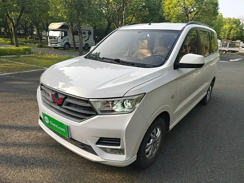 Wuling Hongguang — фото 2