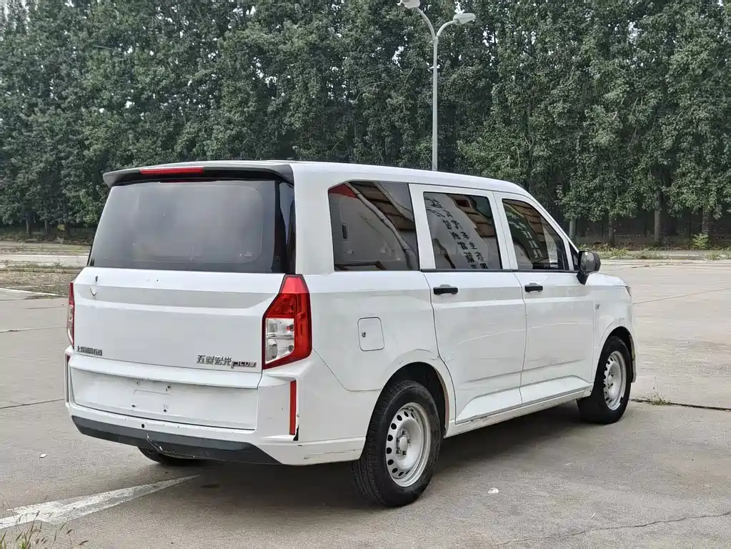 Wuling Hongguang PLUS — фото 10