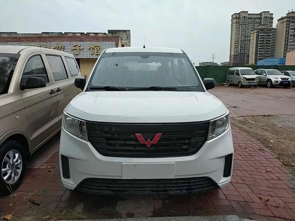 Wuling Hongguang PLUS — фото 3