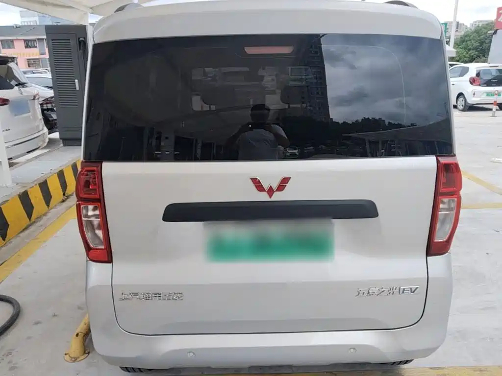 Wuling Zhiguang EV — фото 6