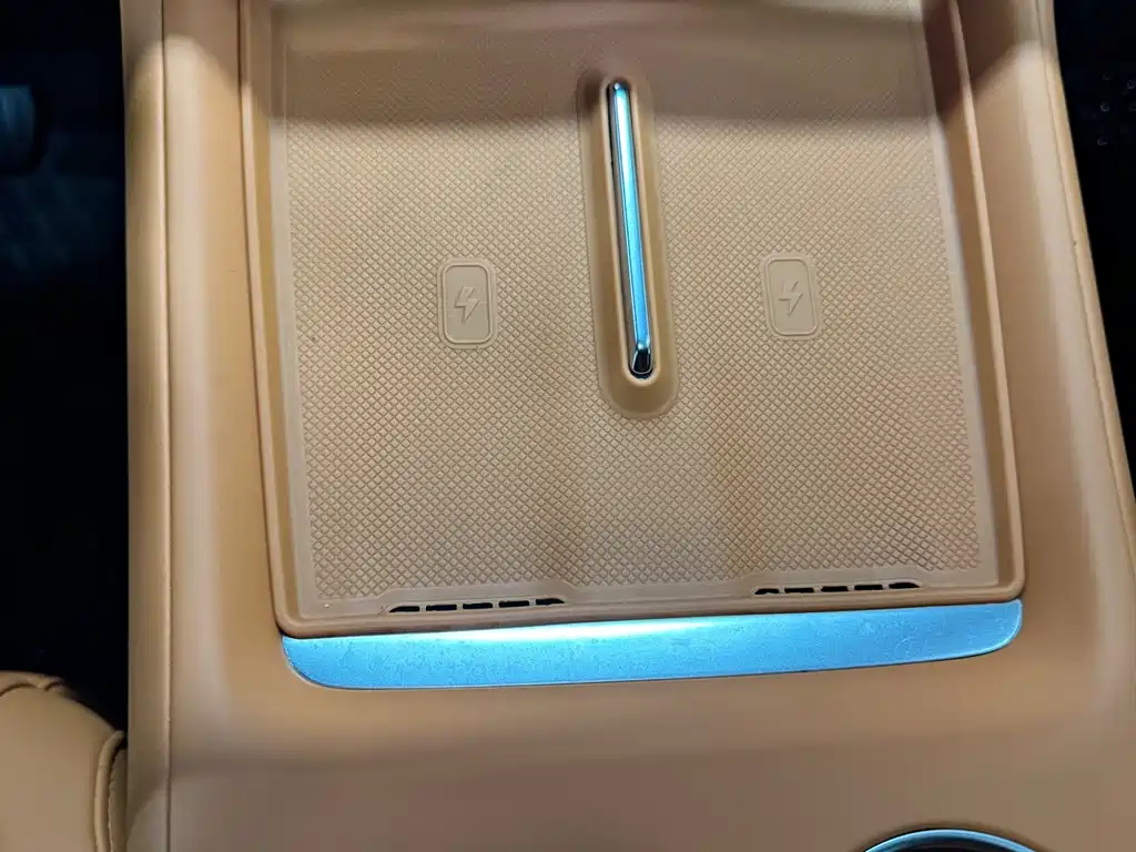 Xiaomi YU7 — фото 8