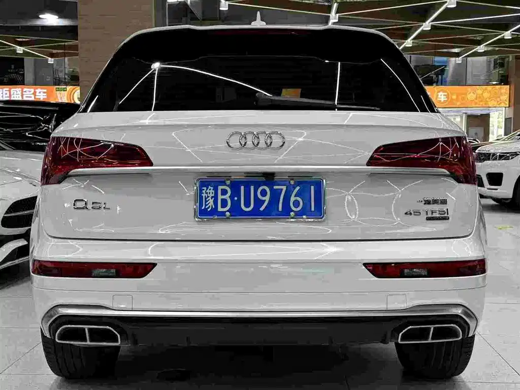 Audi Q5L — фото 5