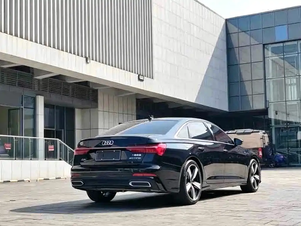Audi A6L — фото 9