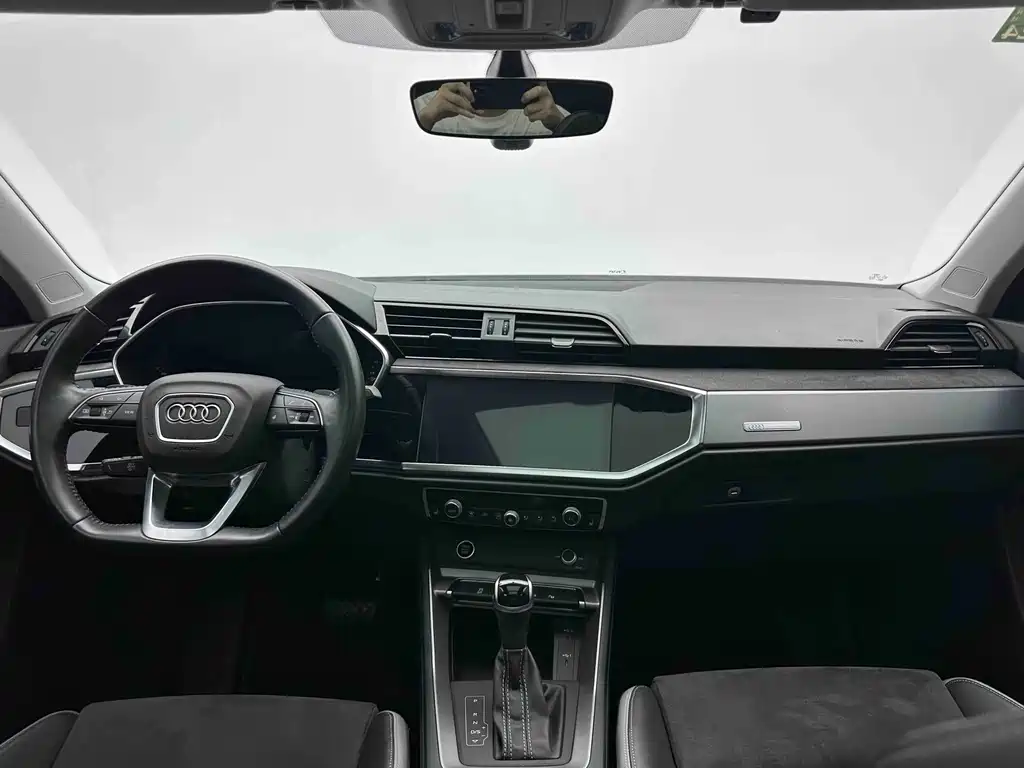 Audi Q3 — фото 15