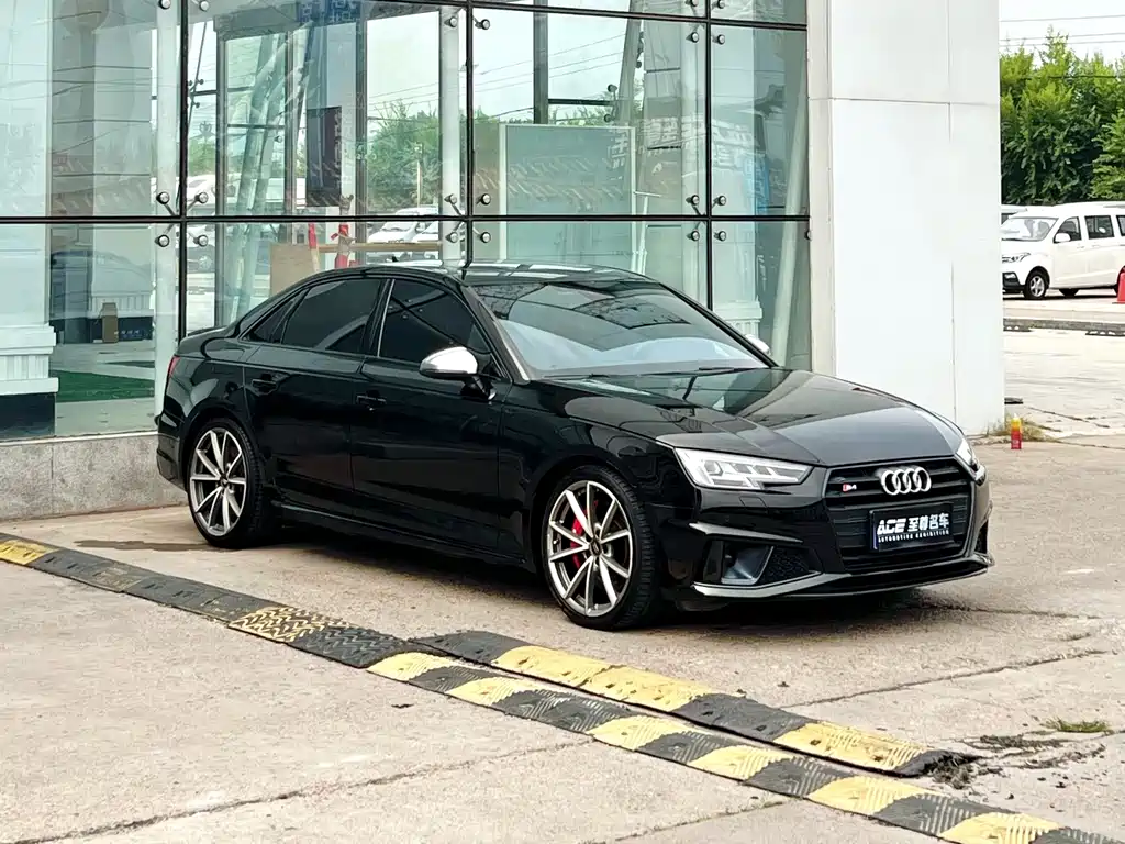 Audi S4 — фото 3