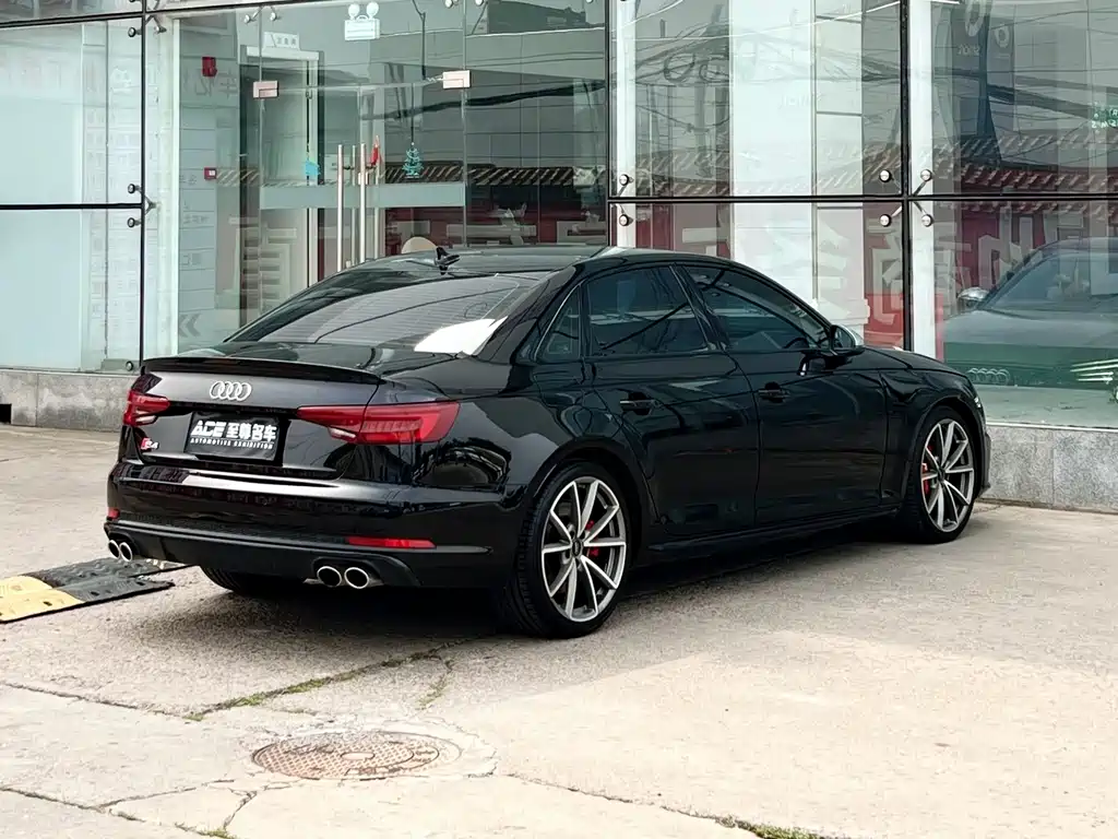 Audi S4 — фото 4