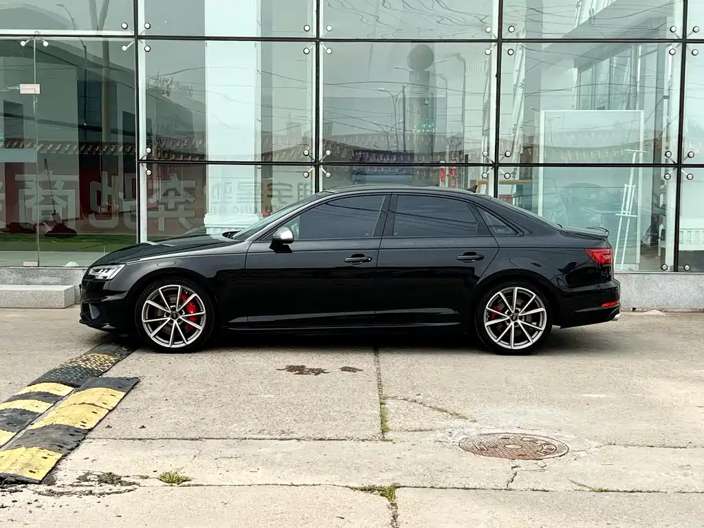 Audi S4 — фото 8