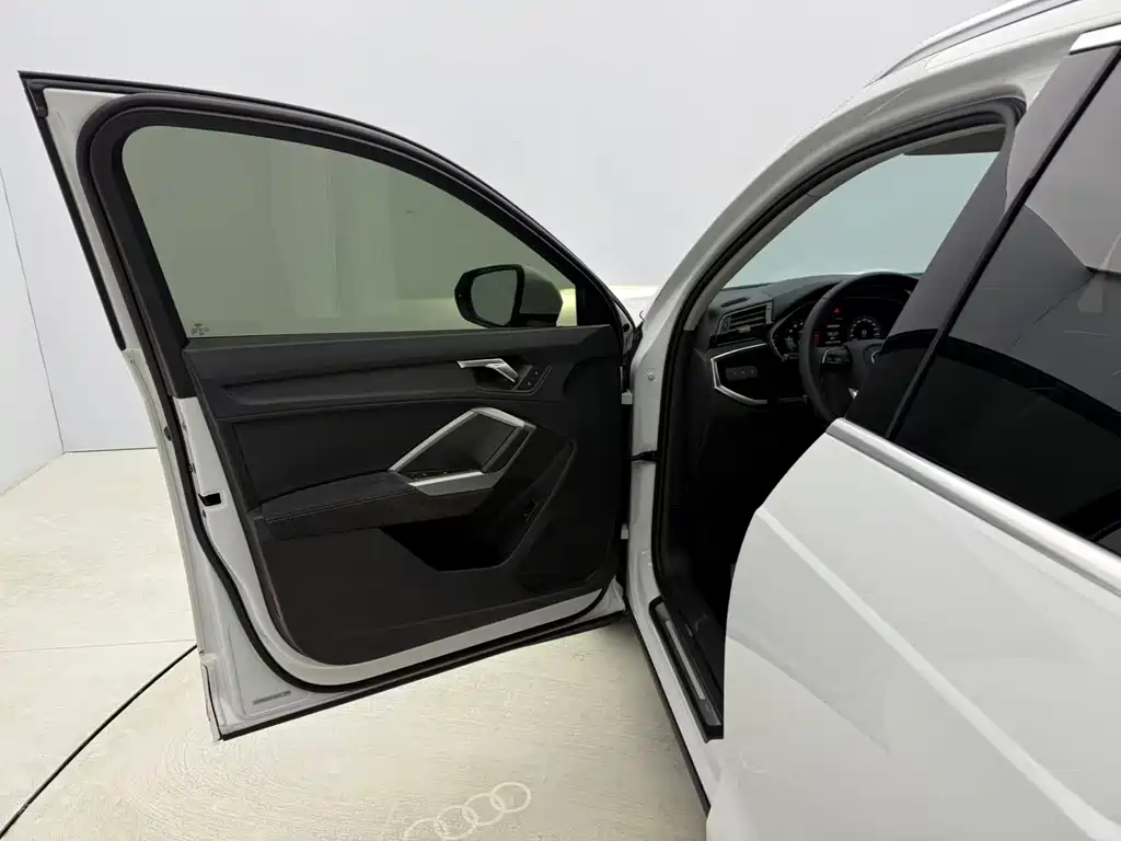 Audi Q3 — фото 19