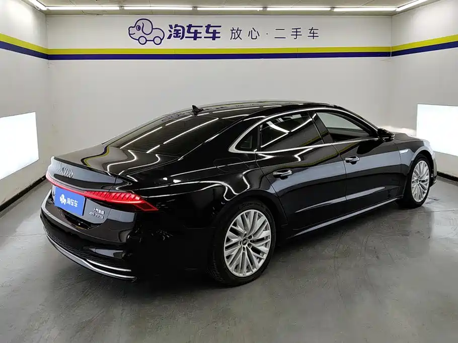 Audi A7L — фото 3