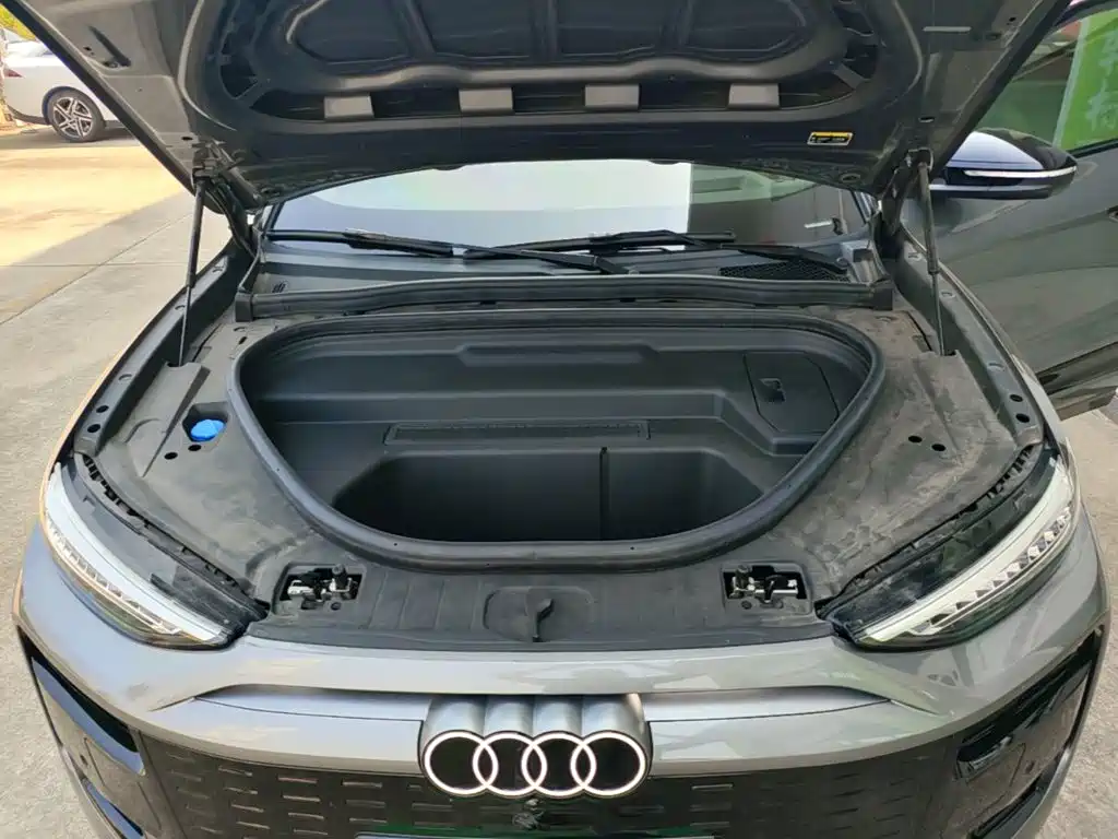 Audi Q6L e-tron — фото 20