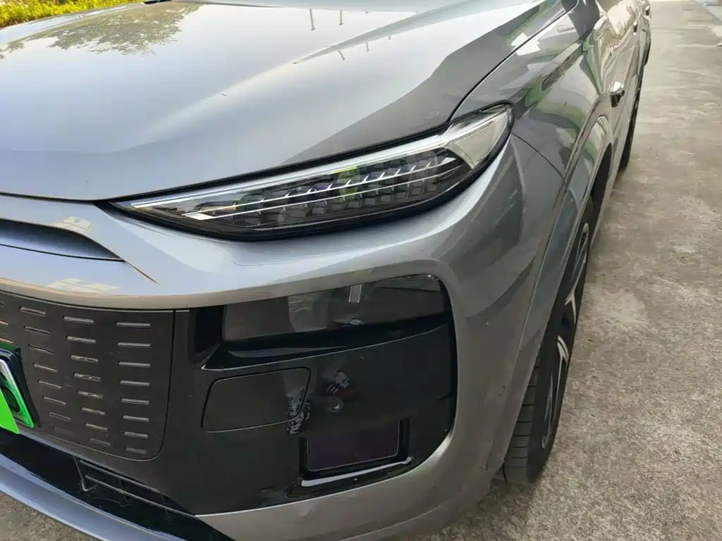 Audi Q6L e-tron — фото 24