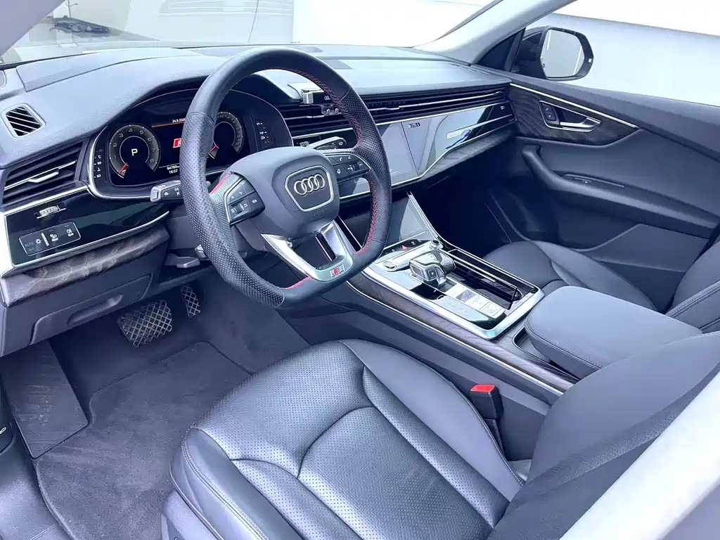 Audi Q8 — фото 5