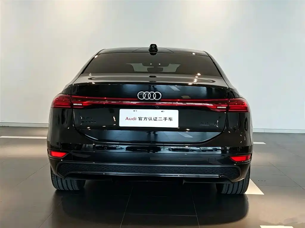 Audi A6L e-tron — фото 5