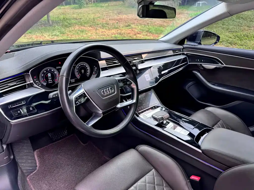 Audi A8 — фото 7