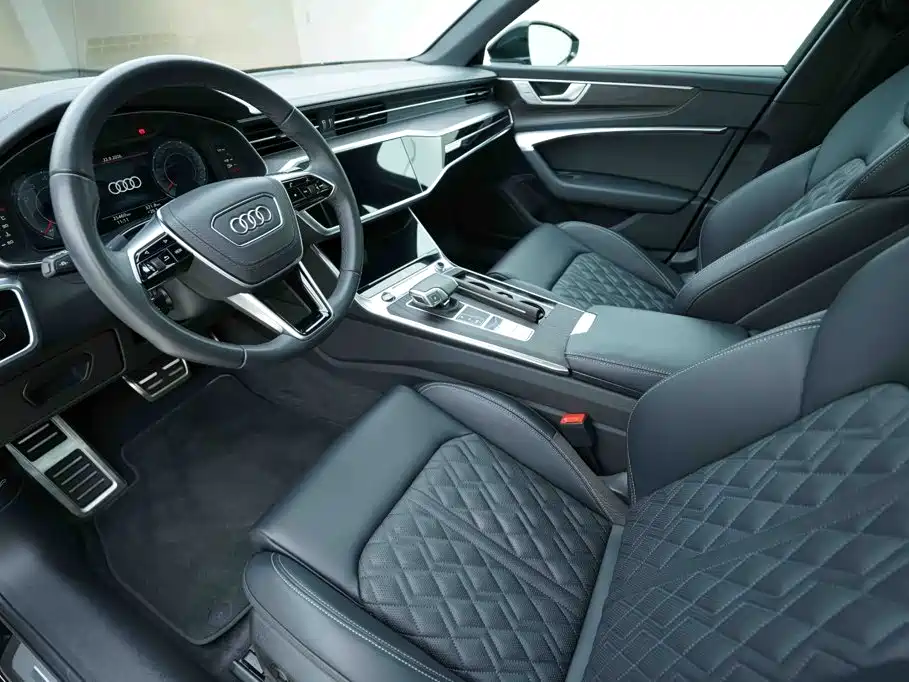 Audi A6L — фото 9