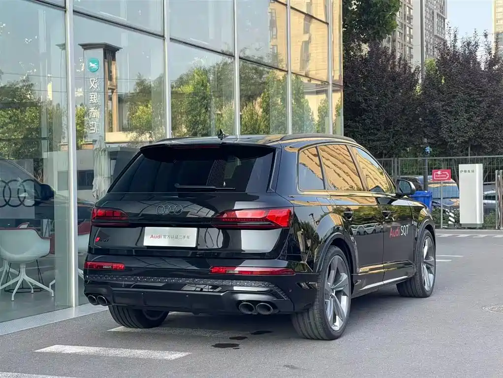 Audi SQ7 — фото 4