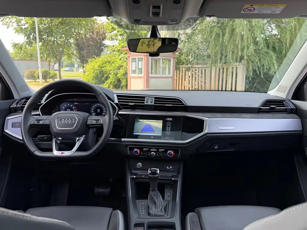 Audi Q3 Sportback — фото 11