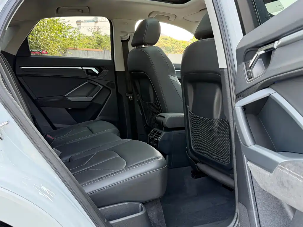 Audi Q3 Sportback — фото 13