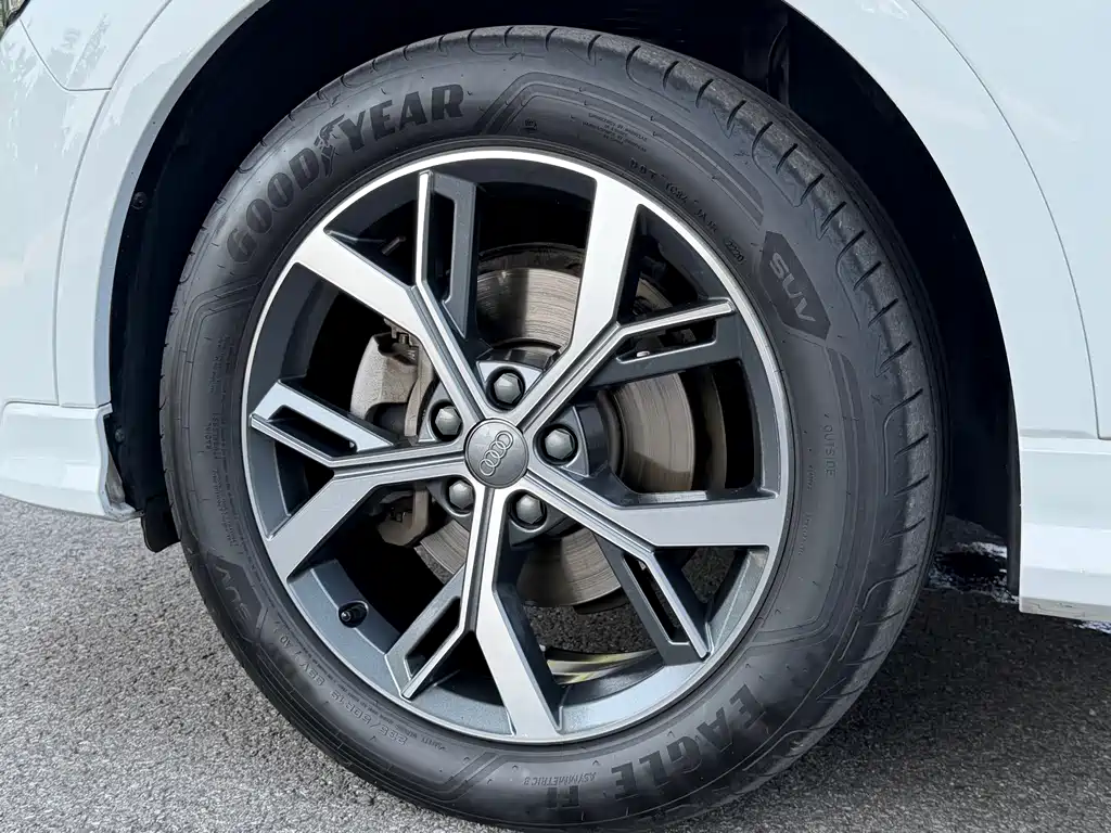 Audi Q3 Sportback — фото 15