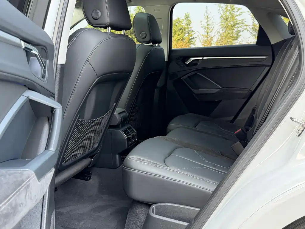 Audi Q3 Sportback — фото 10