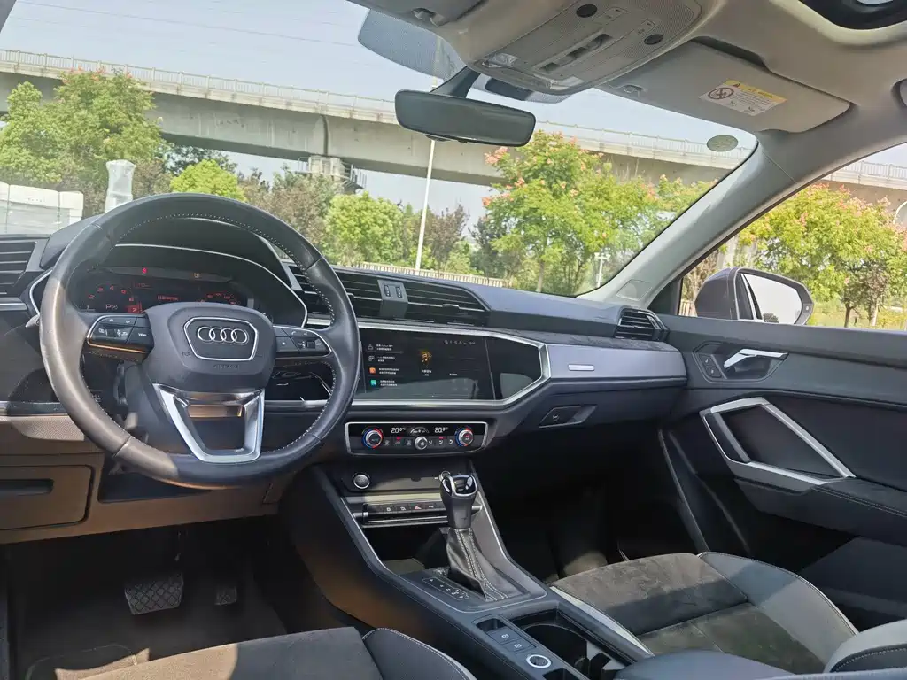 Audi Q3 — фото 13