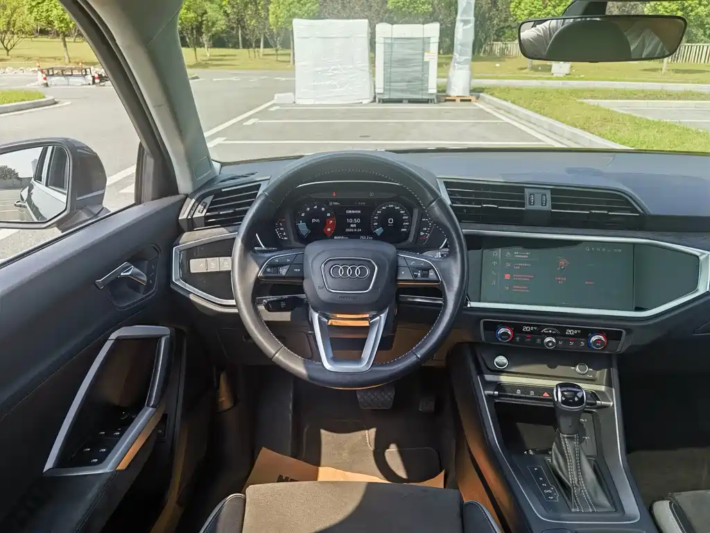 Audi Q3 — фото 15
