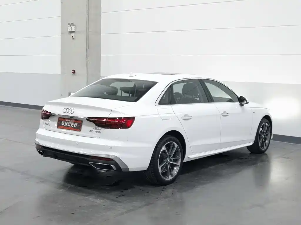 Audi A4L — фото 2