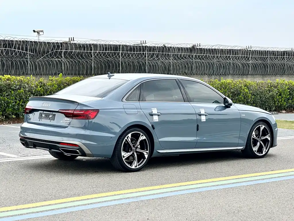 Audi A4L — фото 7